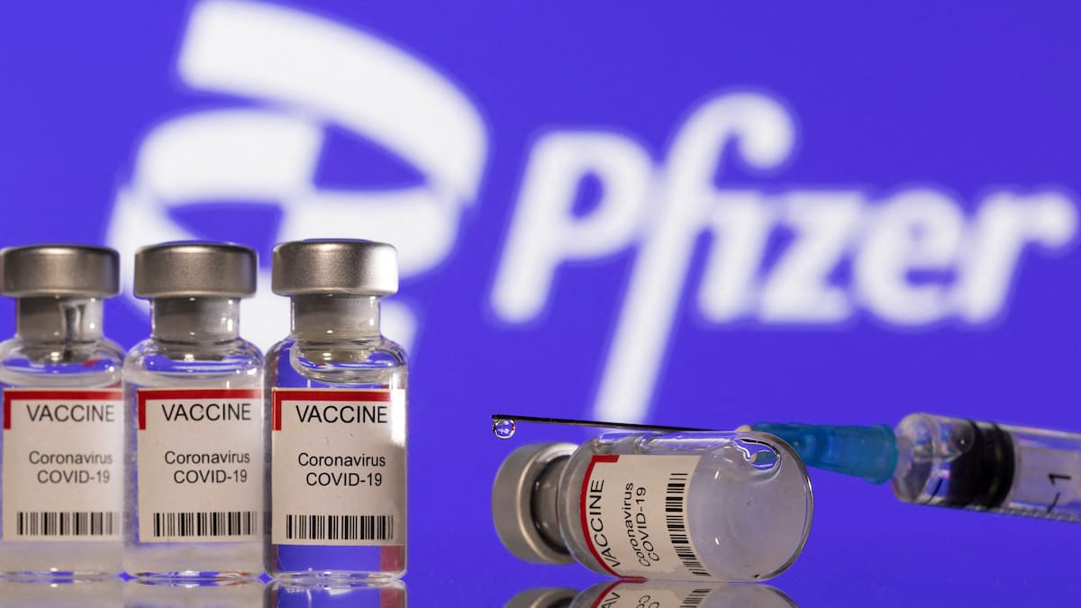 México y Pfizer firman acuerdo para producir vacunas contra el Covid-19 en territorio nacional para su distribución en el invierno de 2027