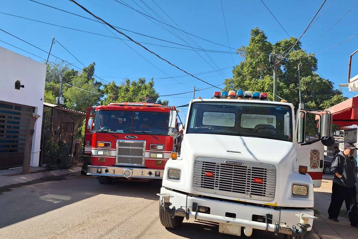 Logran salir a tiempo de incendio en casa del fraccionamiento Dunas en Hermosillo