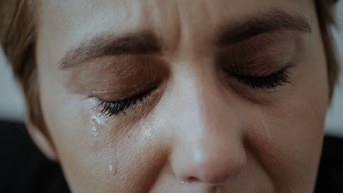 El psicoanálisis explica que la muerte de los padres desorganiza la estructura mental de los hijos a pesar de que se hayan anticipado a ella por el choque directo con la ausencia física y el esfuerzo de adaptarse a una nueva realidad