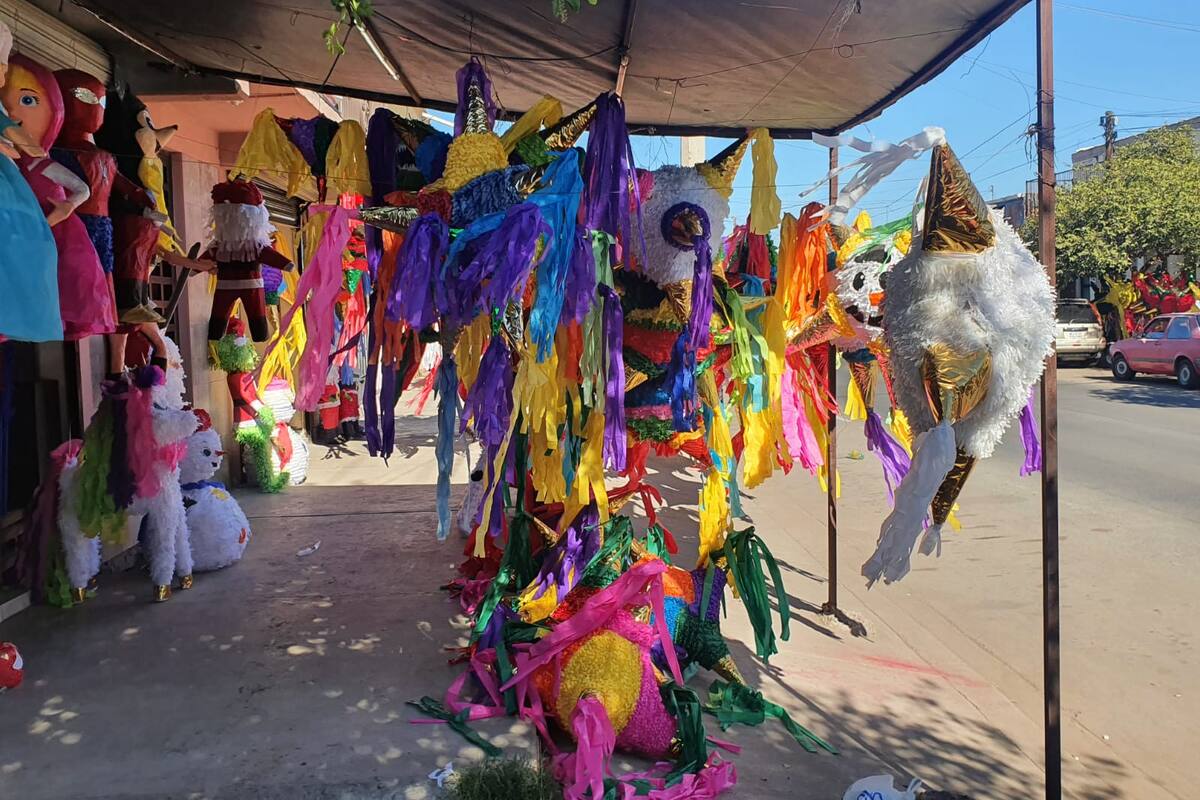 “La Calle de las Piñatas” mantiene vive la tradición en Ciudad Obregón