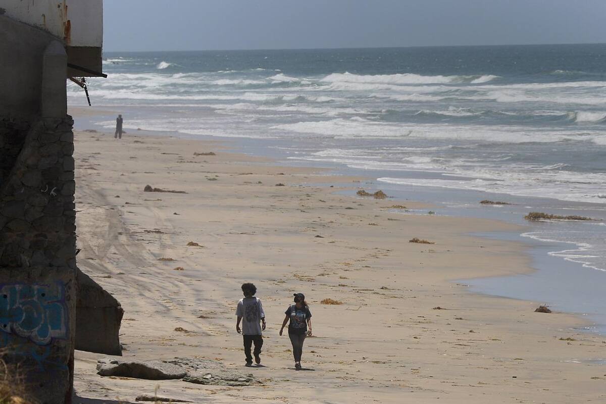 Aumenta presencia de gente en la playa; realizan operativo