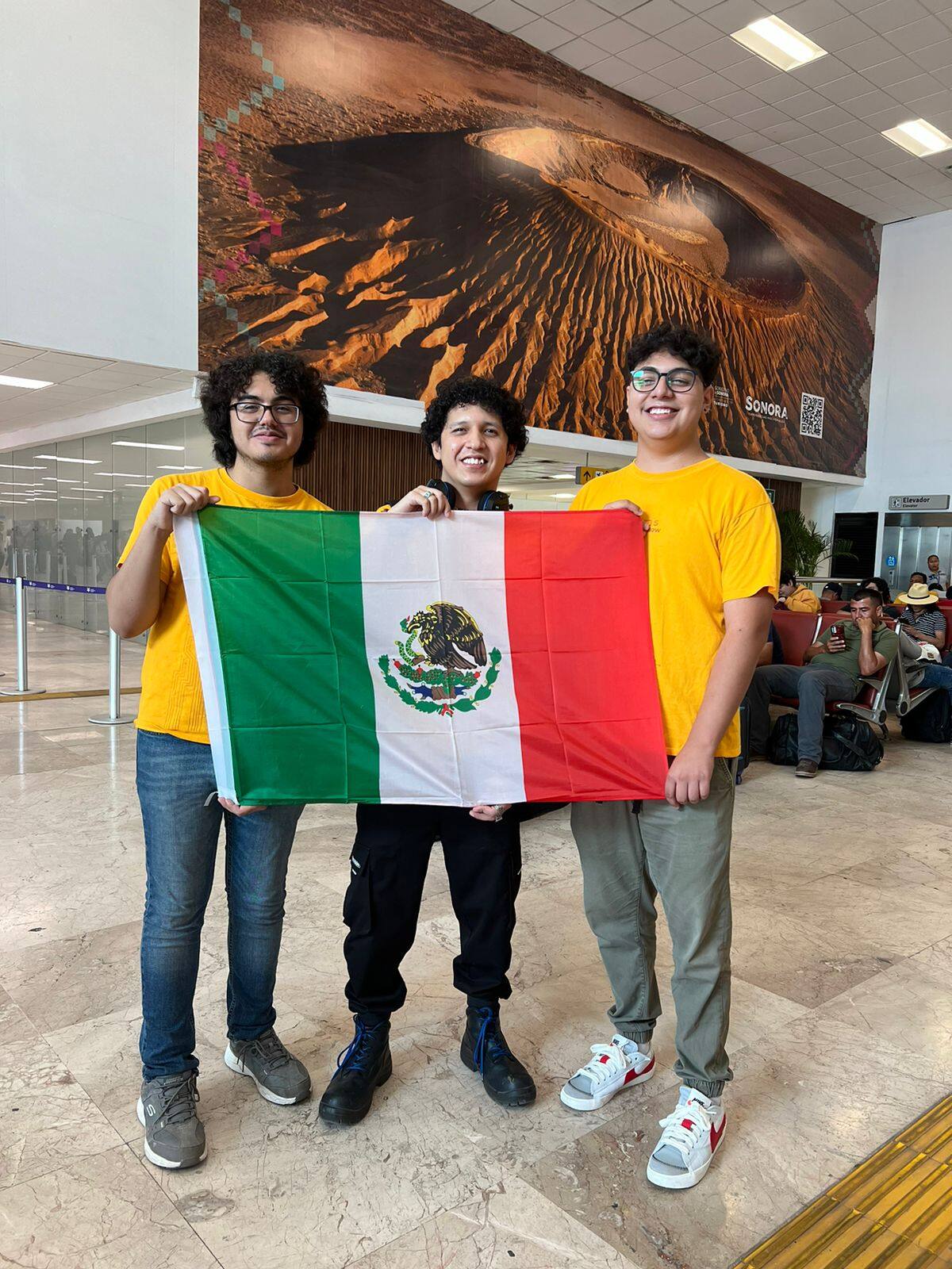 Parte primer grupo de jóvenes a Taiwán para capacitarse en semiconductores