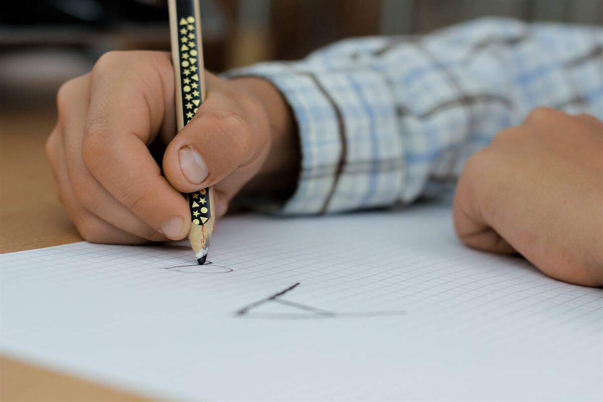 Con examen presencial, primaria de Tampico descubre que papás hacían trampa con sus hijos en casa