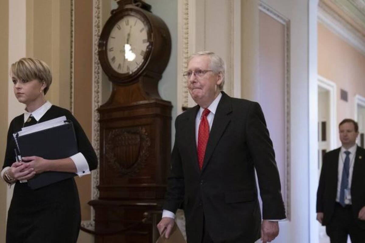 McConnell cambia abruptamente límites de juicio político