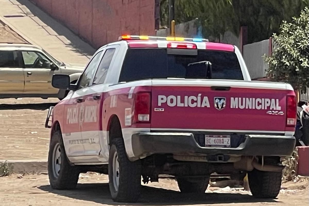 La encerró y golpeó con palos y cables; mujer logra escapar y pide ayuda a vecinos en Rosarito
