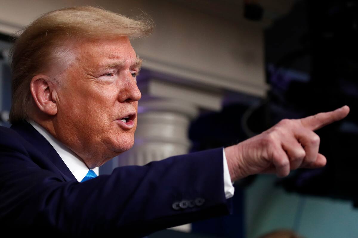 Trump critica trabajo de la OMS ante coronavirus