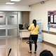 Pacientes denuncian falta de aire acondicionado en el HGM; IMSS Bienestar reporta modernización