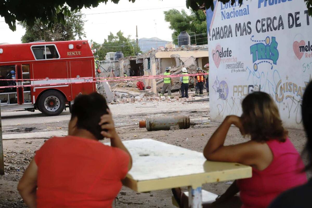 Para reparar lámparas y vidrios, cancelan clases en escuelas contiguas a explosión