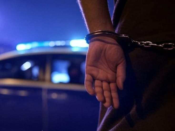 Policía detiene a cuatro menores que intentaron asaltar a velador de escuela media superior en Puerta del Rey