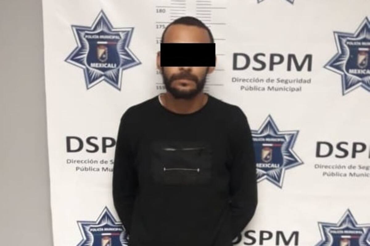 Armado y con orden de arresto capturan a hombre en la Baja California