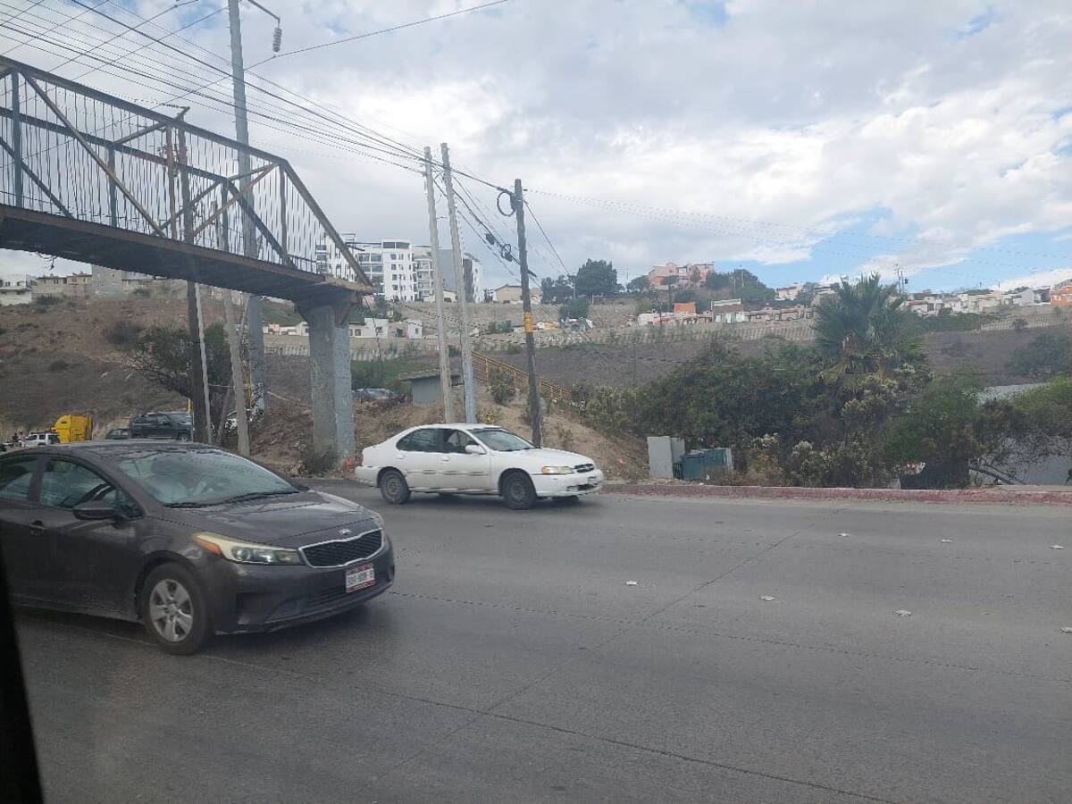 Julio de este año ya presentaba severos daños en los escalones y pasillo. Foto: Khennia Reyes