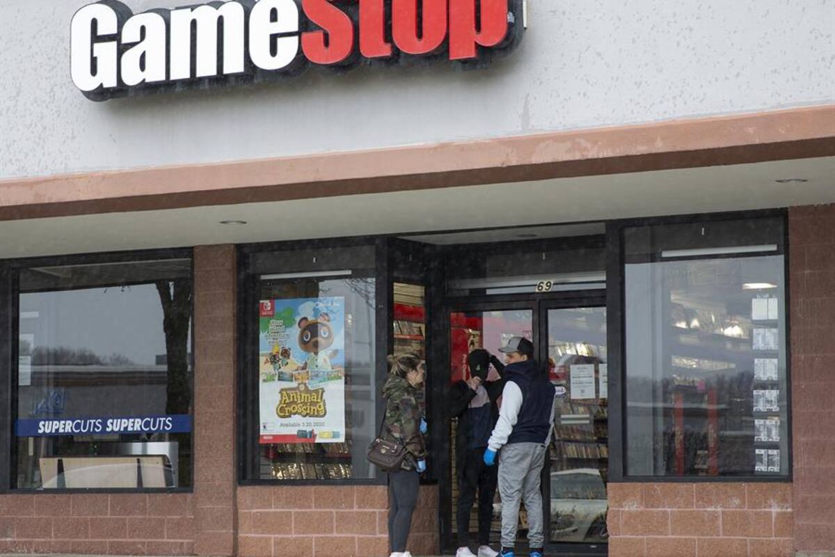 Gamestop: cómo inversores aficionados de Reddit se enfrentaron a Wall Street y ganaron (por el momento)