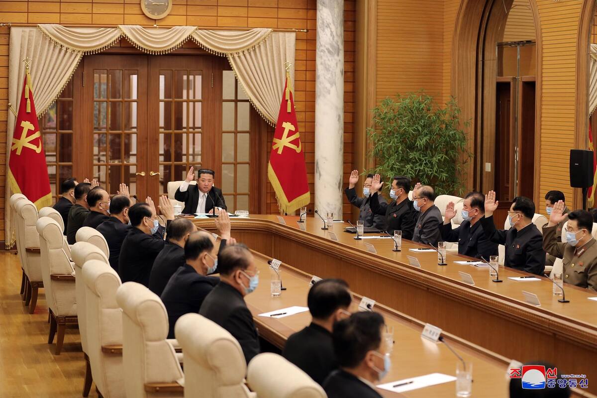 Corea del Norte informa de seis muertes y miles de infectados un día después de anunciar las primeras infecciones