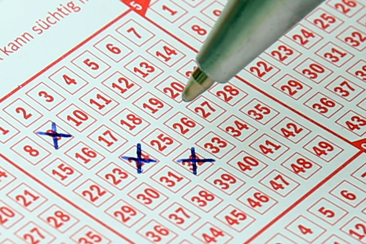 Se vuelven millonarios jugando lotería gracias a su mala memoria