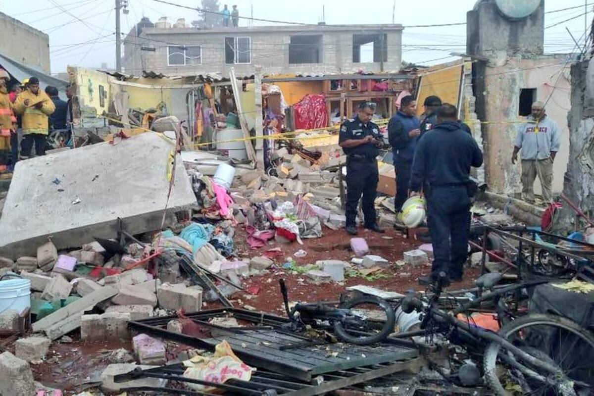 Explota taller clandestino de pirotecnia en Tultepec