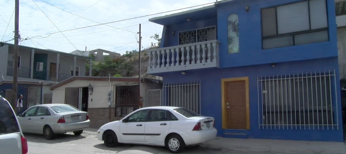 Habitantes mantienen su exigencia de suspender la obra, mientras el denunciante asegura que existen irregularidades en los permisos y un litigio pendiente sobre el predio. Foto: Lorena Salinas.