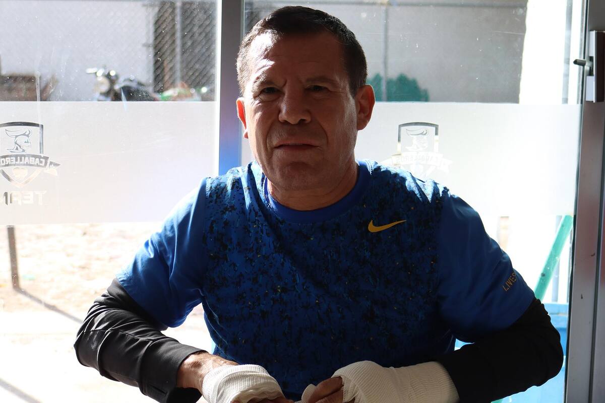 Broma a sus hijos termina en enojo para Julio César Chávez
