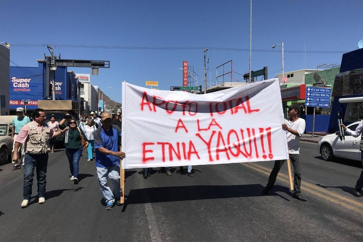 Marchan guaymenses en apoyo a yaquis