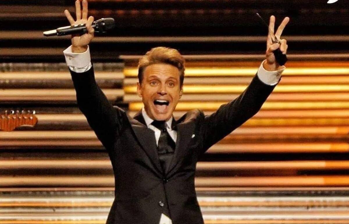 Debido al gran éxito, el cantante decidió extender su gira con 111 conciertos previstos para 2024.