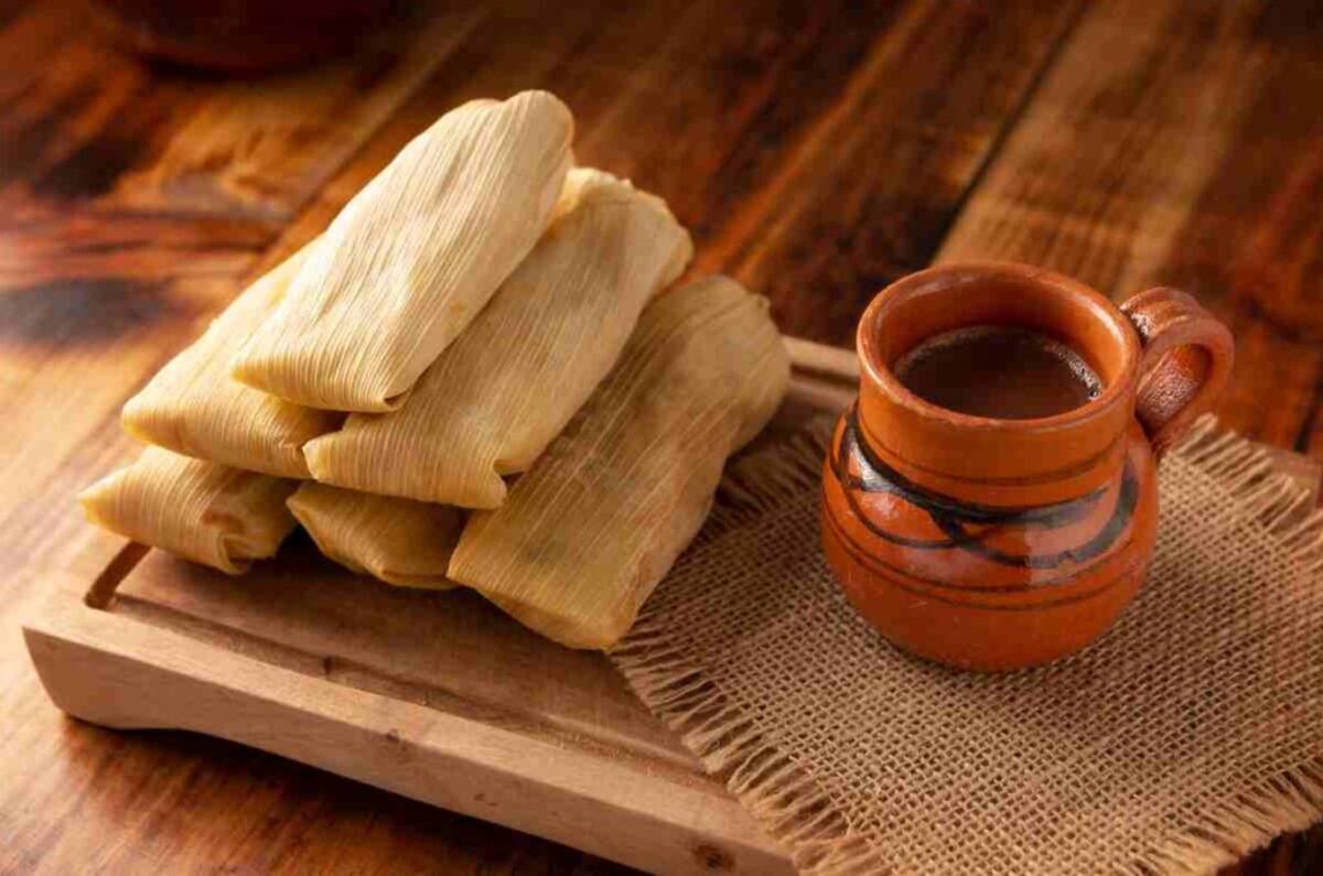 Tamales y champurrado