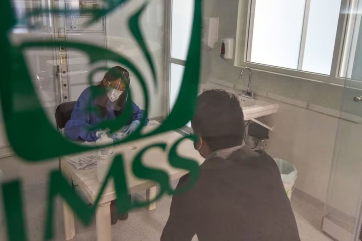 El IMSS eliminó 55 mil registros ligados a una empresa ficticia y advierte que pagar por cotizar sin trabajar puede hacerte perder dinero, semanas y hasta poner en riesgo tu pensión