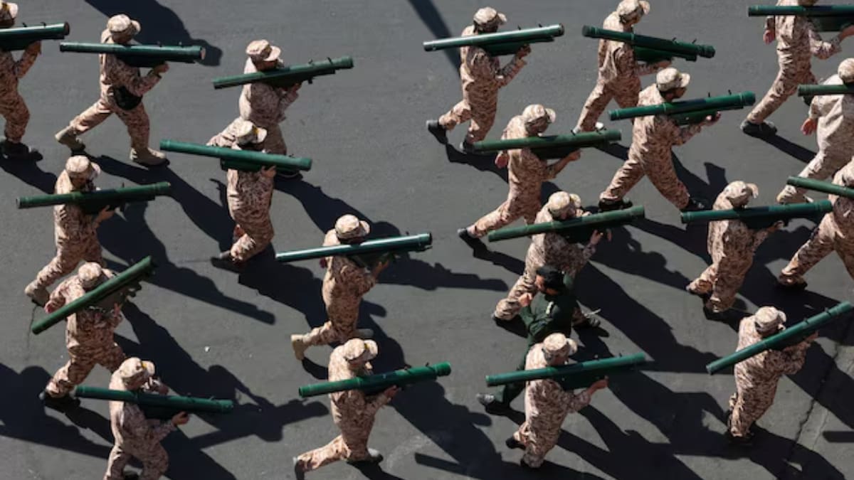 Irán intensifica sus esfuerzos para atacar a personal de Estados Unidos y los planes contra ciudadanos estadounidenses estarían en una fase avanzada, según una alerta de inteligencia que llevó a Washington a reforzar las medidas de seguridad en sus embajadas de Medio Oriente