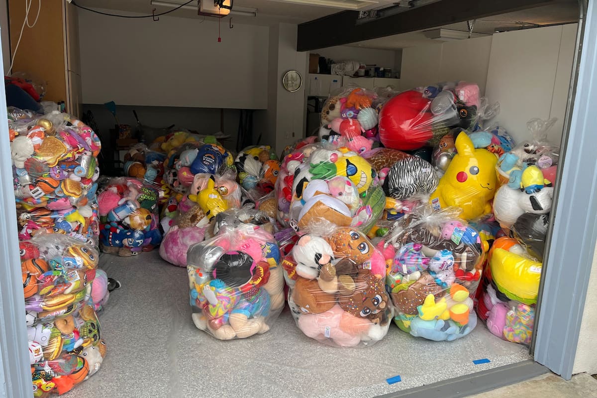 Feria de San Diego dona miles de muñecos de peluche al HIC