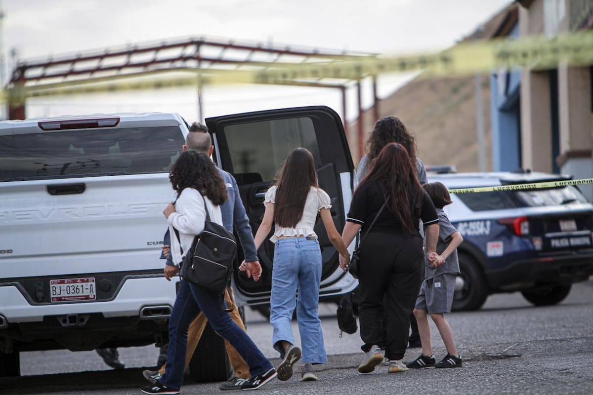 Un hombre fue asesinado a balazos dentro de una nevería en Jardines de Agua Caliente; el agresor huyó en motocicleta tras el ataque ocurrido la tarde del viernes 3 de abril. Foto: Border Zoom