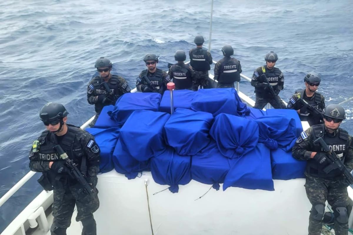 El Salvador decomisa 1,4 toneladas de cocaína en el Pacífico