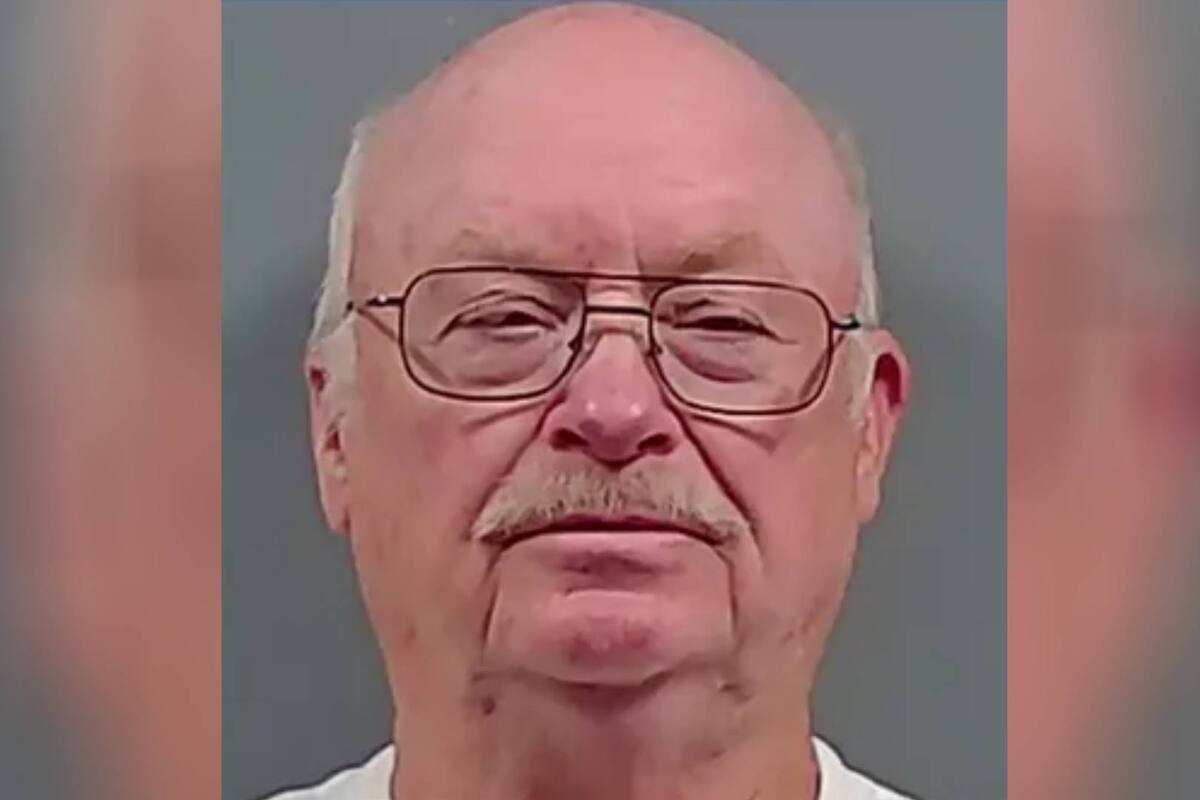 Hombre deja morir a los 3 perros de su hija, al encerrarlos en un coche caliente durante varios días en Florida