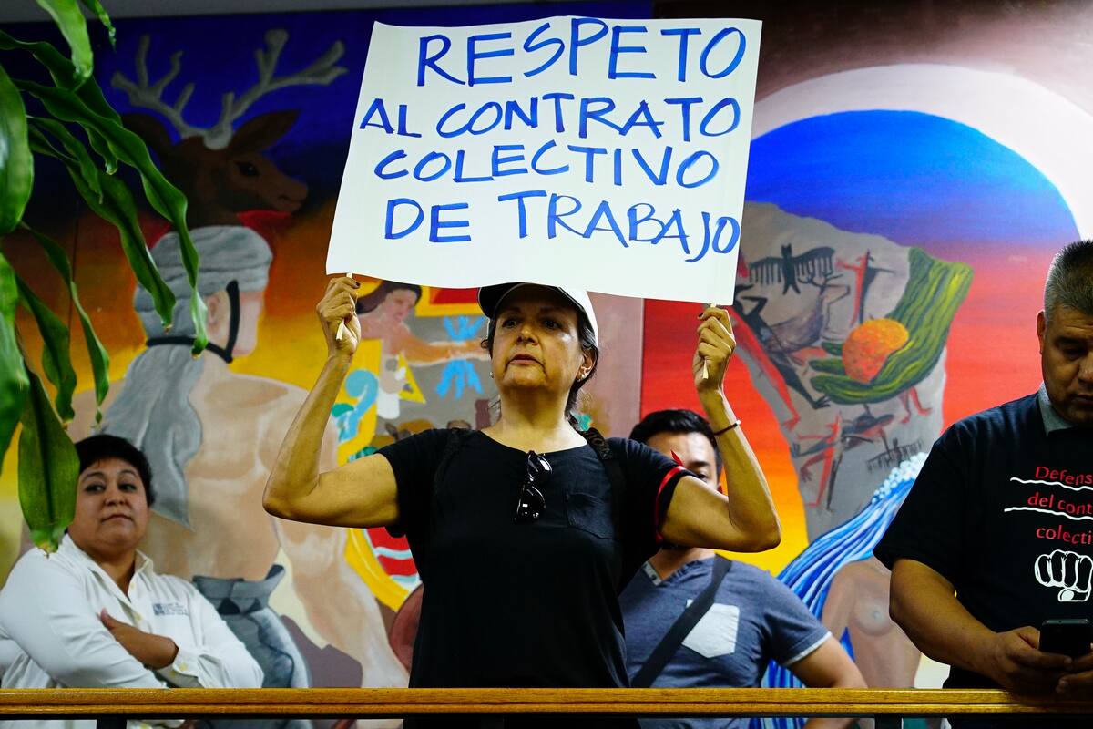 Manifestación de docentes del Colegio de Bachilleres por falta de pagos