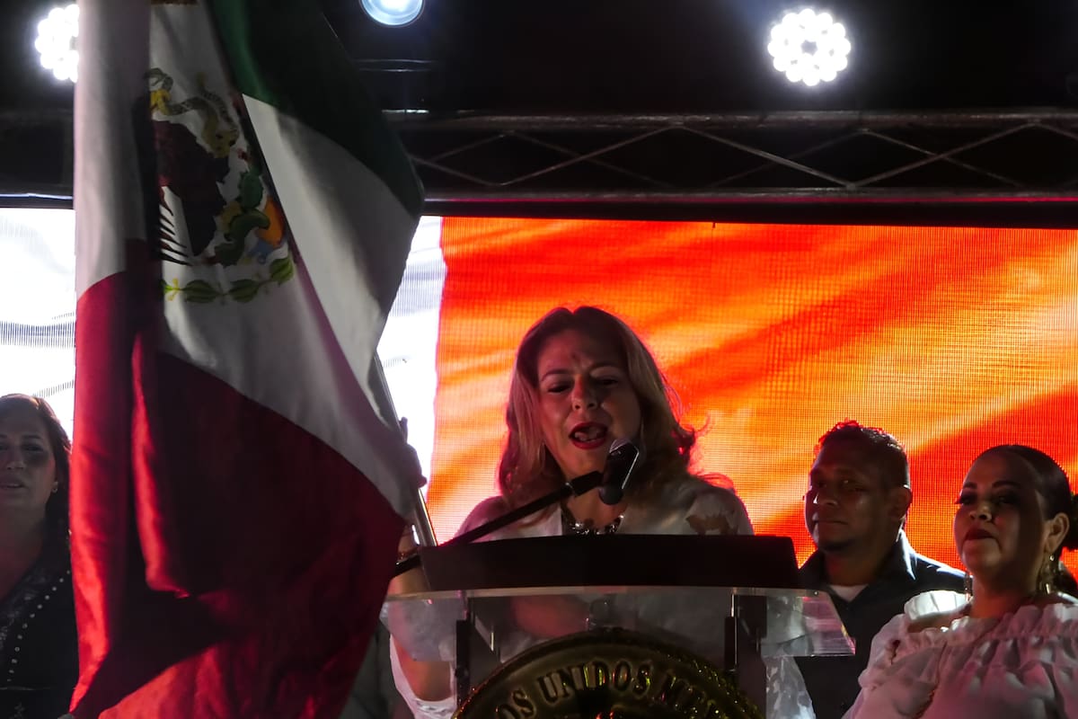 Gritan ¡Viva México! cientos de cachanillas celebran la Independencia en fiestas patrias de Palaco