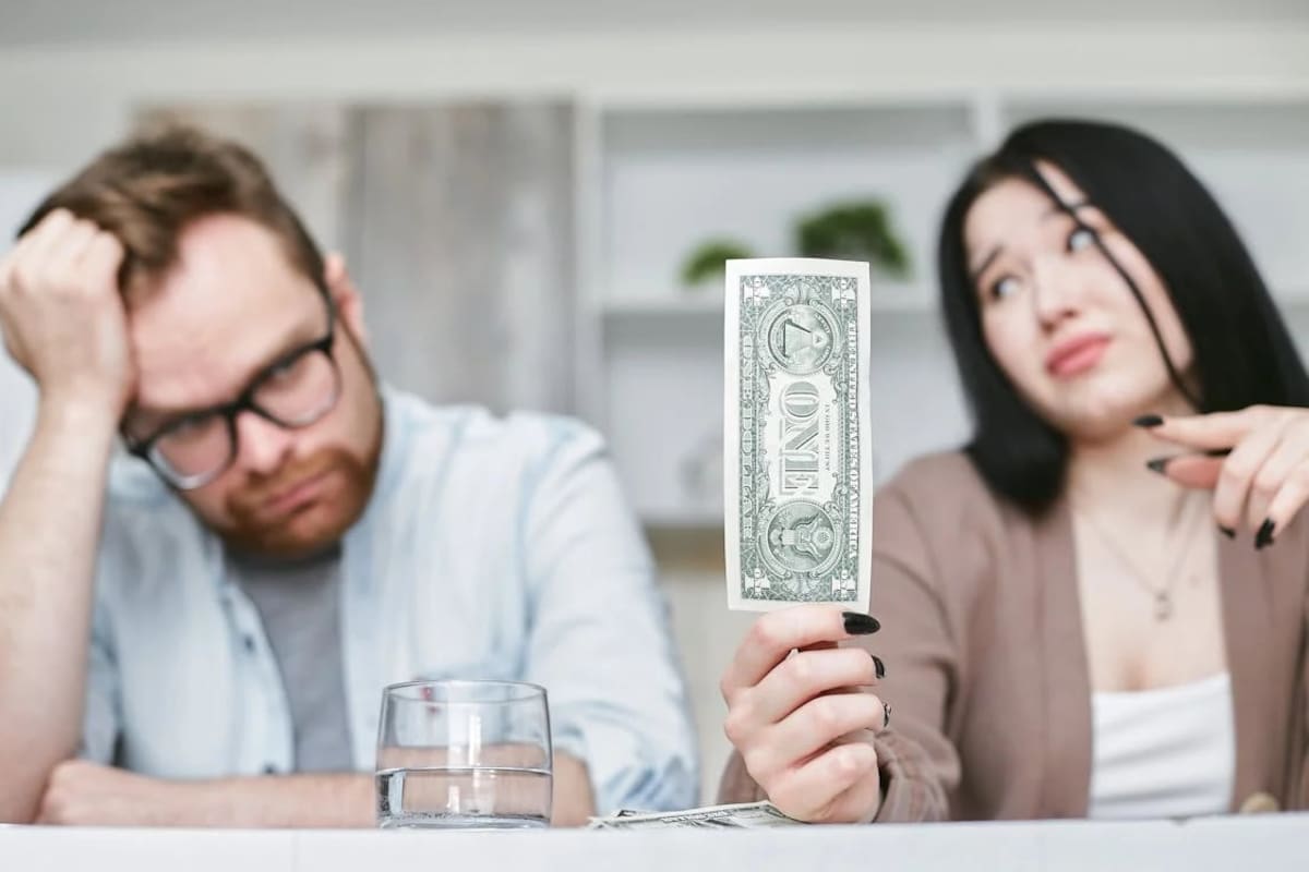 ¿Por qué algunos hombres se quedan callados cuando discuten con una mujer?