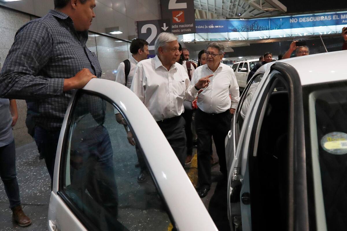 AMLO dice que Jetta blanco es de su secretario