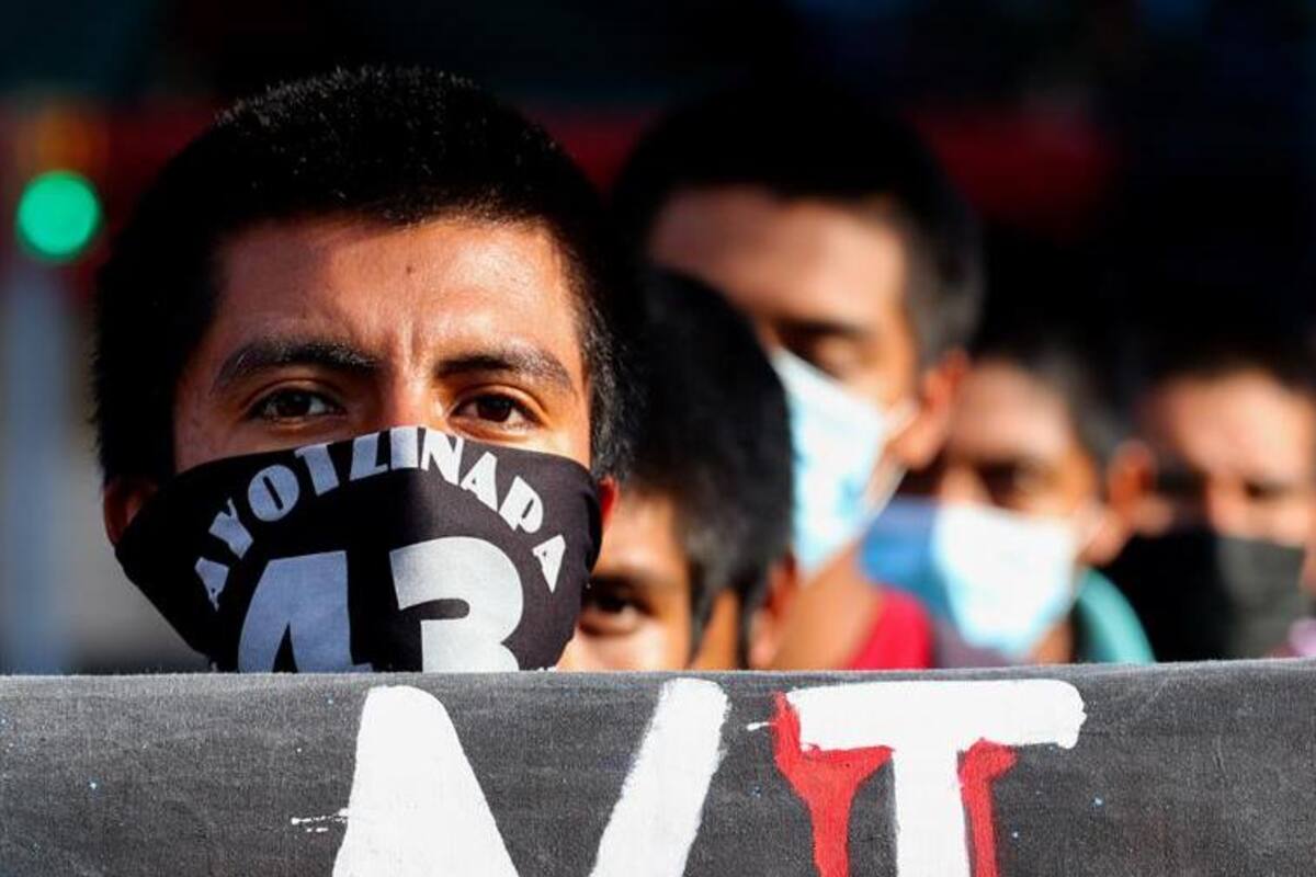 Ayotzinapa: familiares de los 42 exigen a Ejército "no ecubrir" a capitán detenido