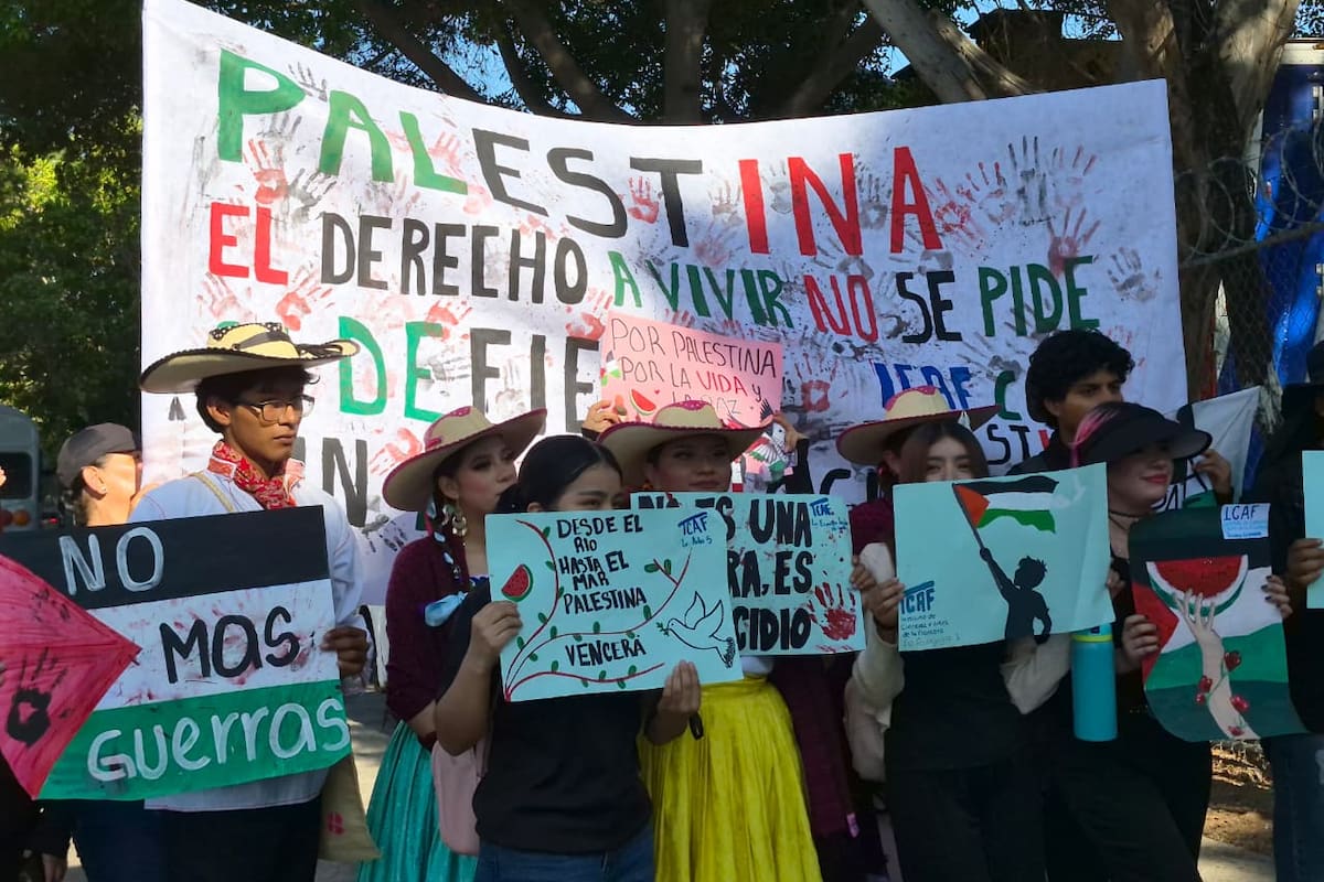 Estudiantes marchan en Tijuana en respaldo al pueblo palestino