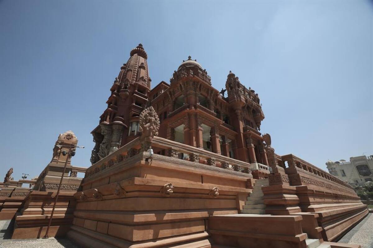 Cómo es el exótico palacio de El Cairo que abre al público tras décadas de olvido y leyendas