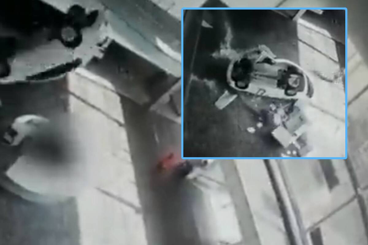 VIDEO: Trabajador sin licencia de manejo conduce auto de exhibición y cae sobre dos recepcionistas en Brasil