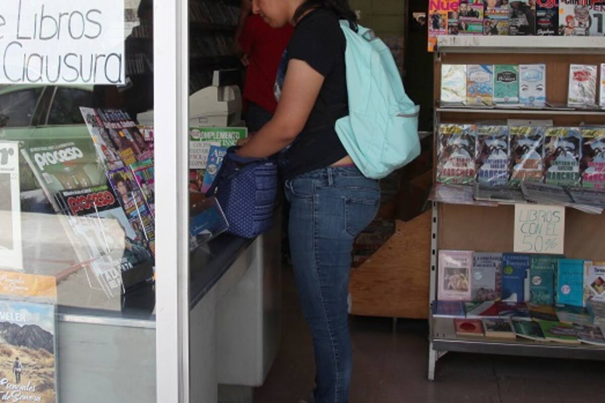 Menor es detenida por robar un libro en una tienda comercial