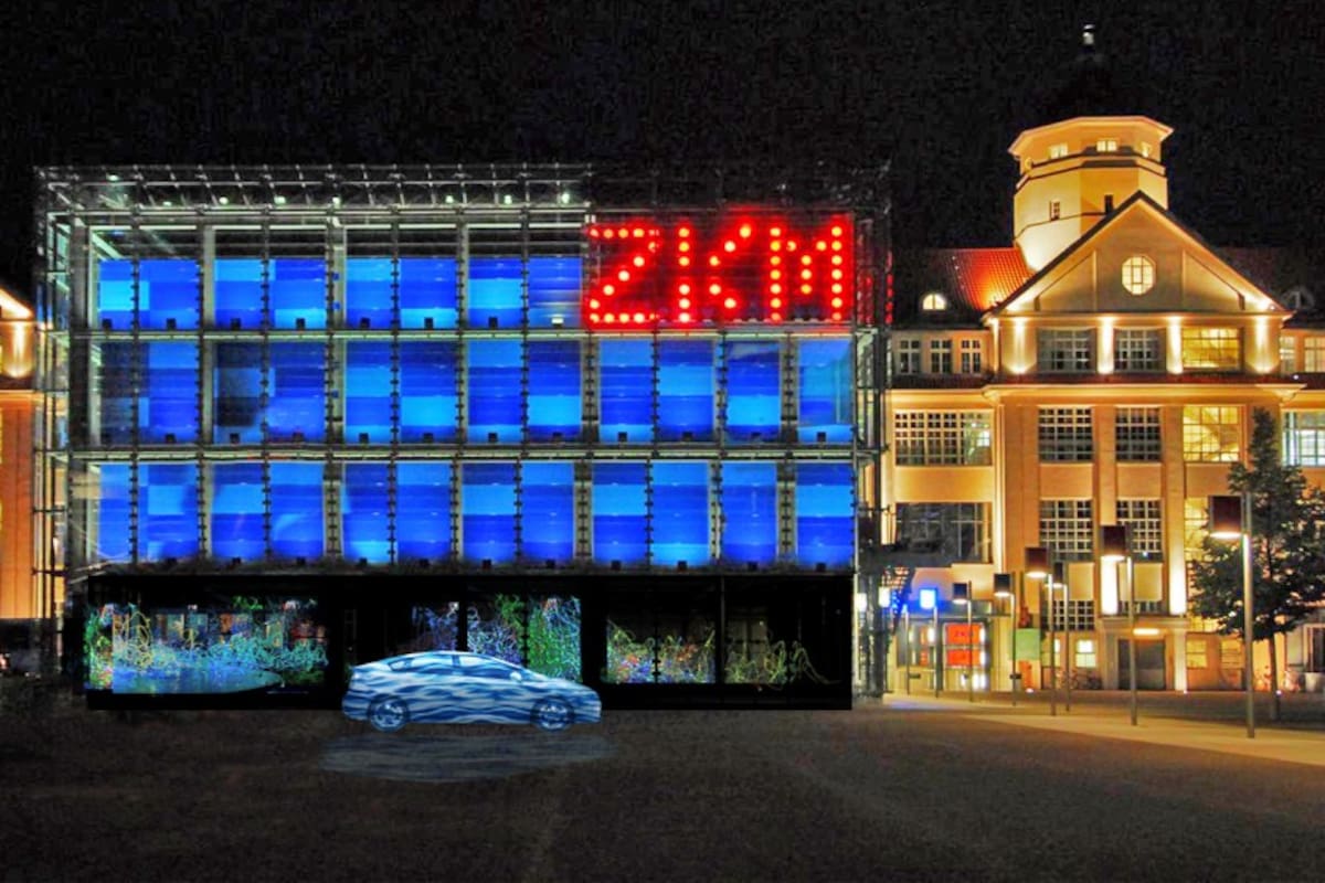 El museo que exhibe arte creado por inteligencia artificial desde los años 70