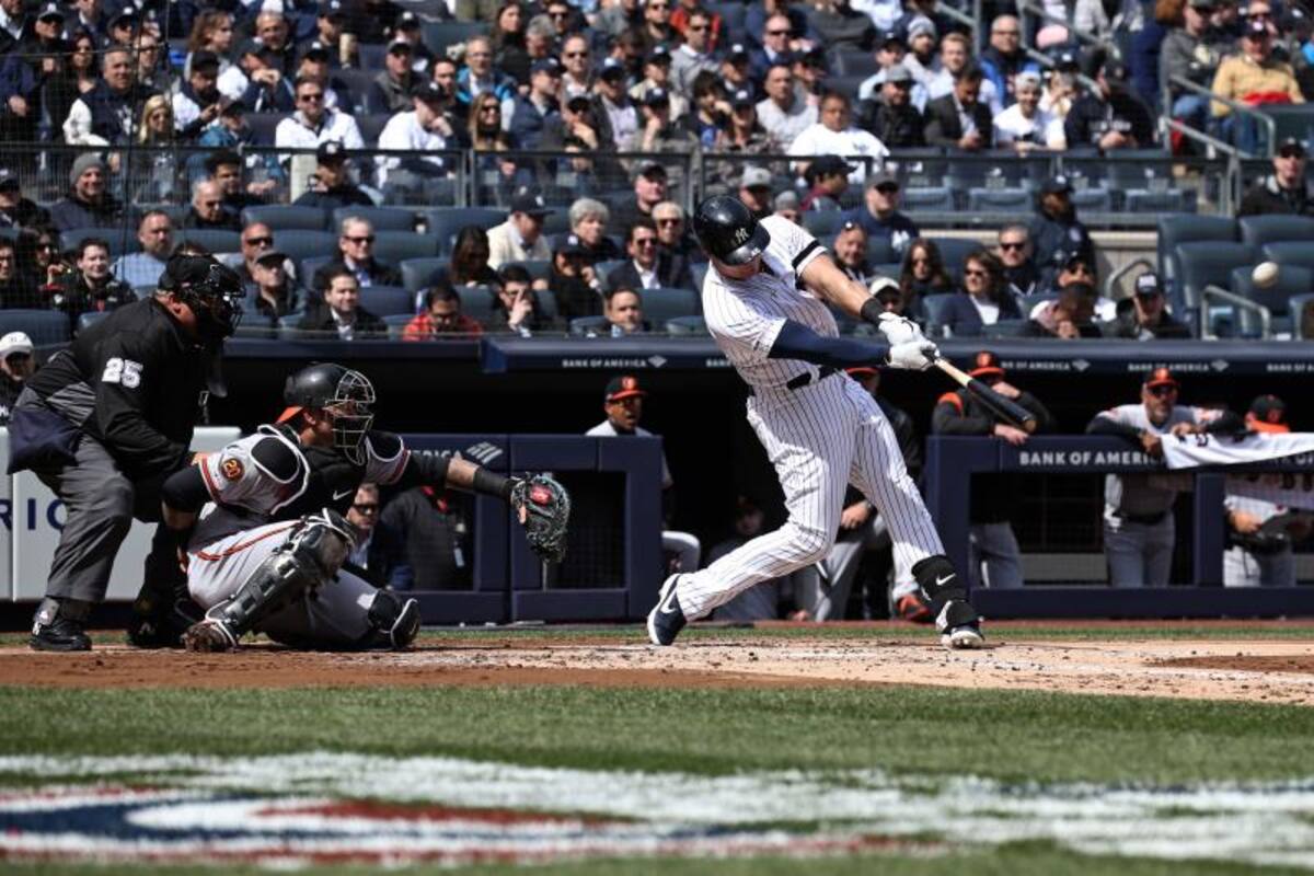 Yanquis aplastan a Rockies; pierden a Voit por pelotazo