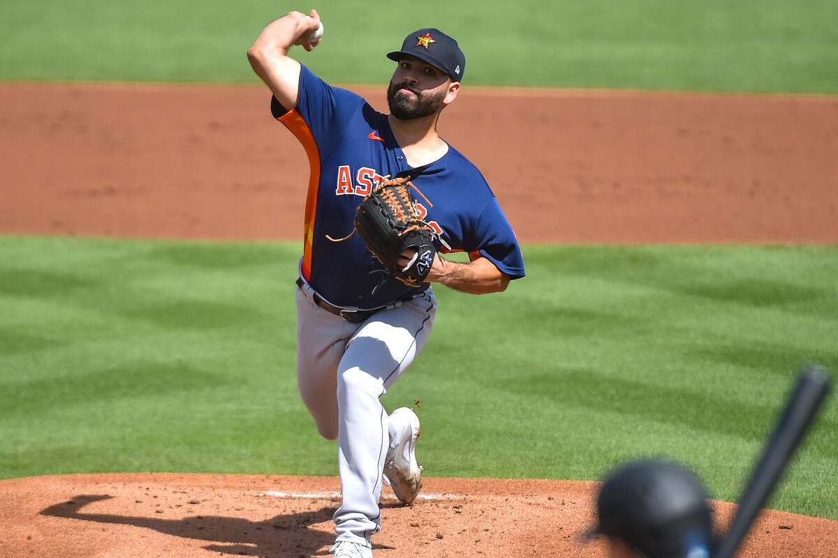 El mexicano José Urquidy lanza cinco entradas perfectas y gana el juego