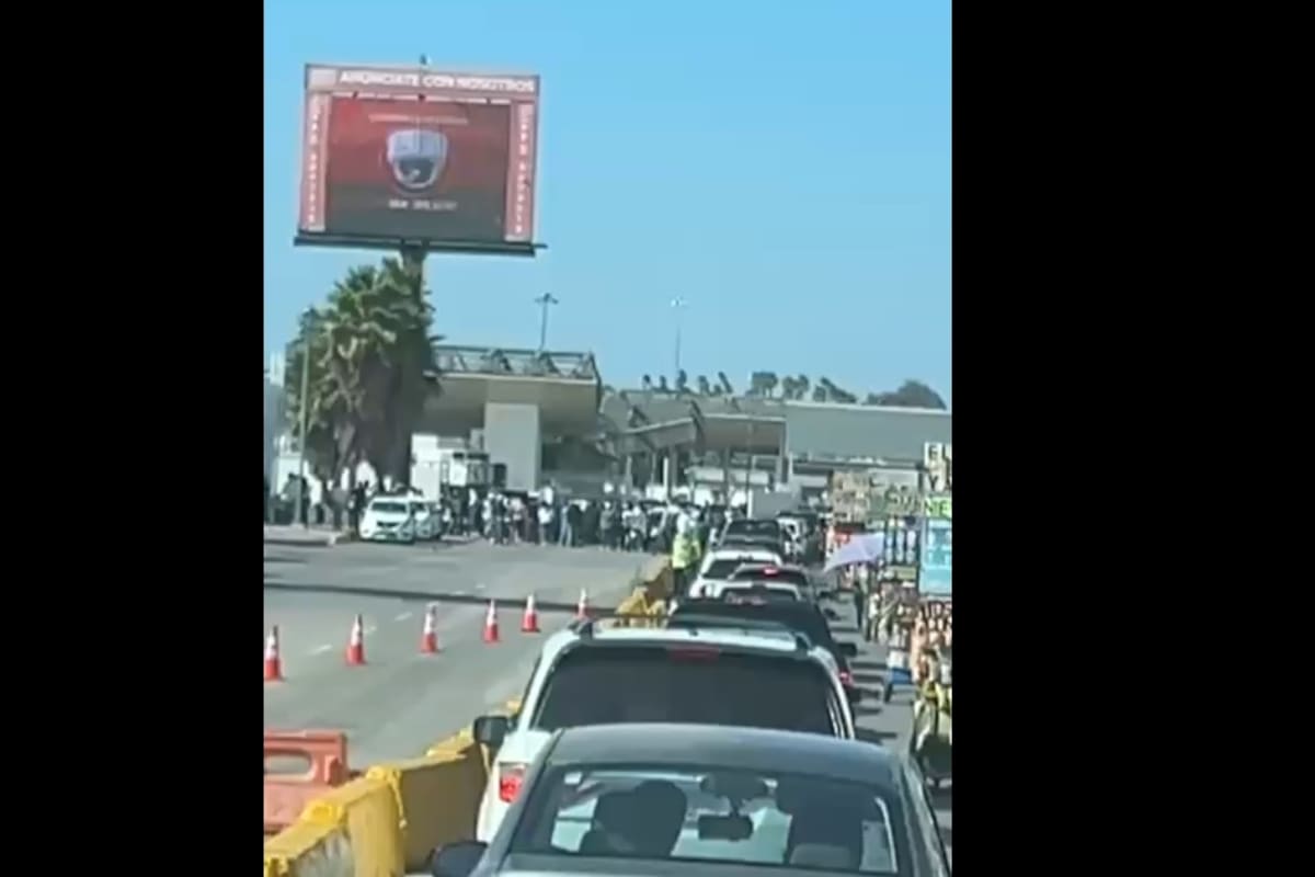 Detienen cruces vehiculares de EU a Otay Tijuana
