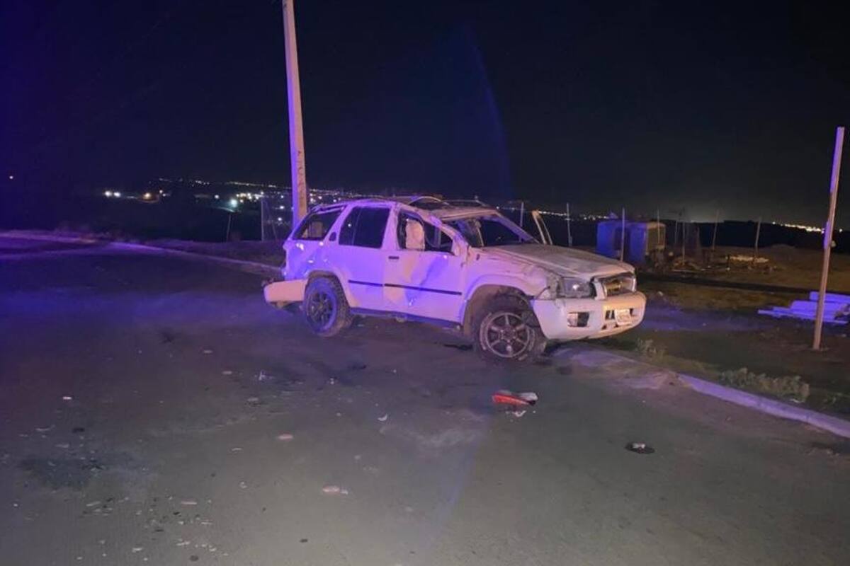Deja volcadura en Tijuana un hombre y una mujer sin vida