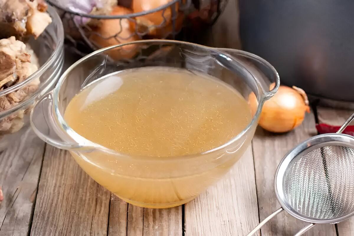 ¿Es el caldo de huesos realmente tan beneficioso como se afirma?