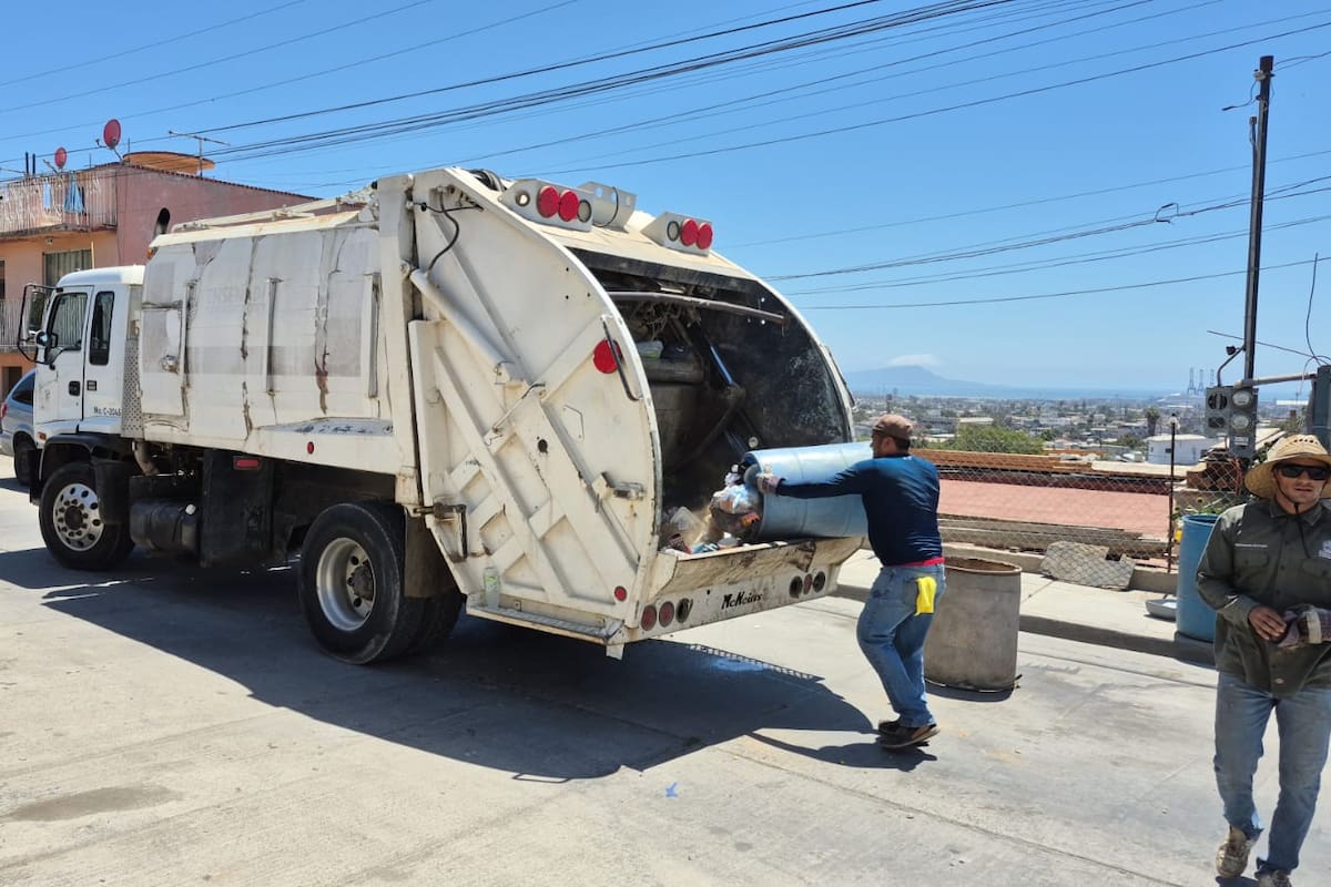 Retiran 460 kilos de basura de las Peñitas