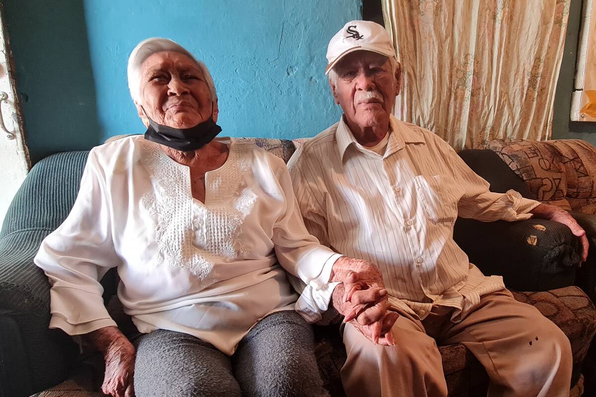 El amor triunfa en Hermosillo: Juan y María del Carmen tienen 74 años de casados y no pueden estar el uno sin el otro