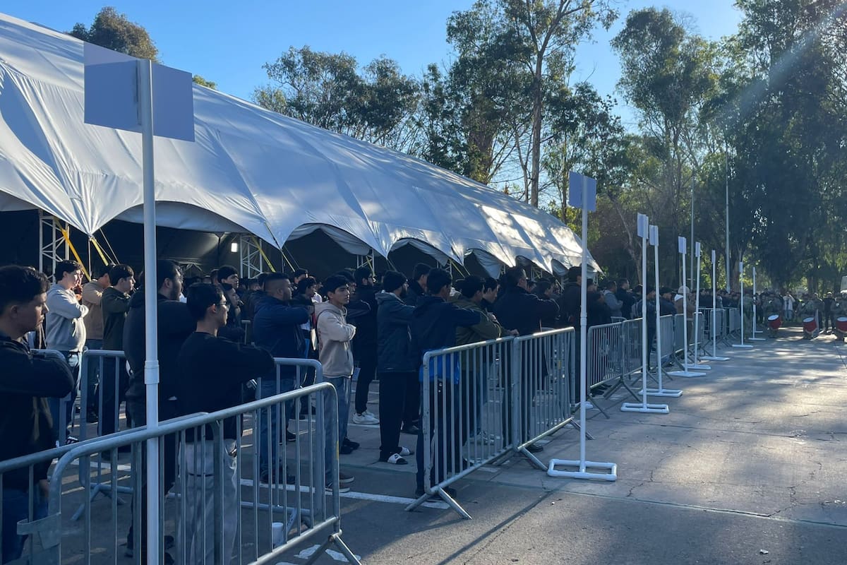 Acuden 3,700 para cumplir con el servicio