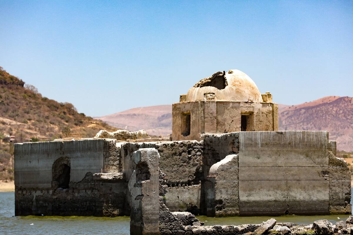 Guanajuato: La sequía descubre un templo en México