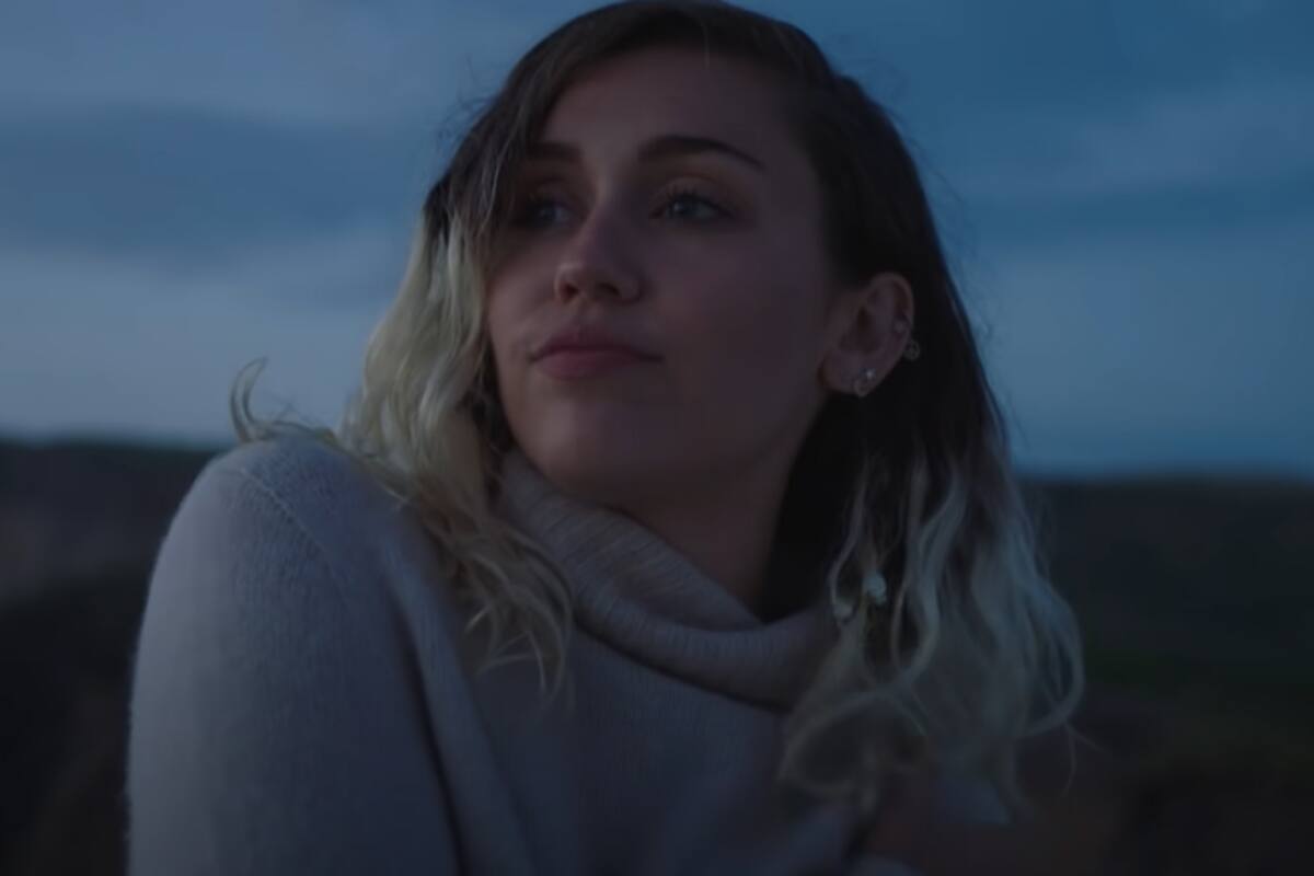 Miley Cyrus recuerda a Liam Hemsworth con un tierno mensaje sobre “Malibu”